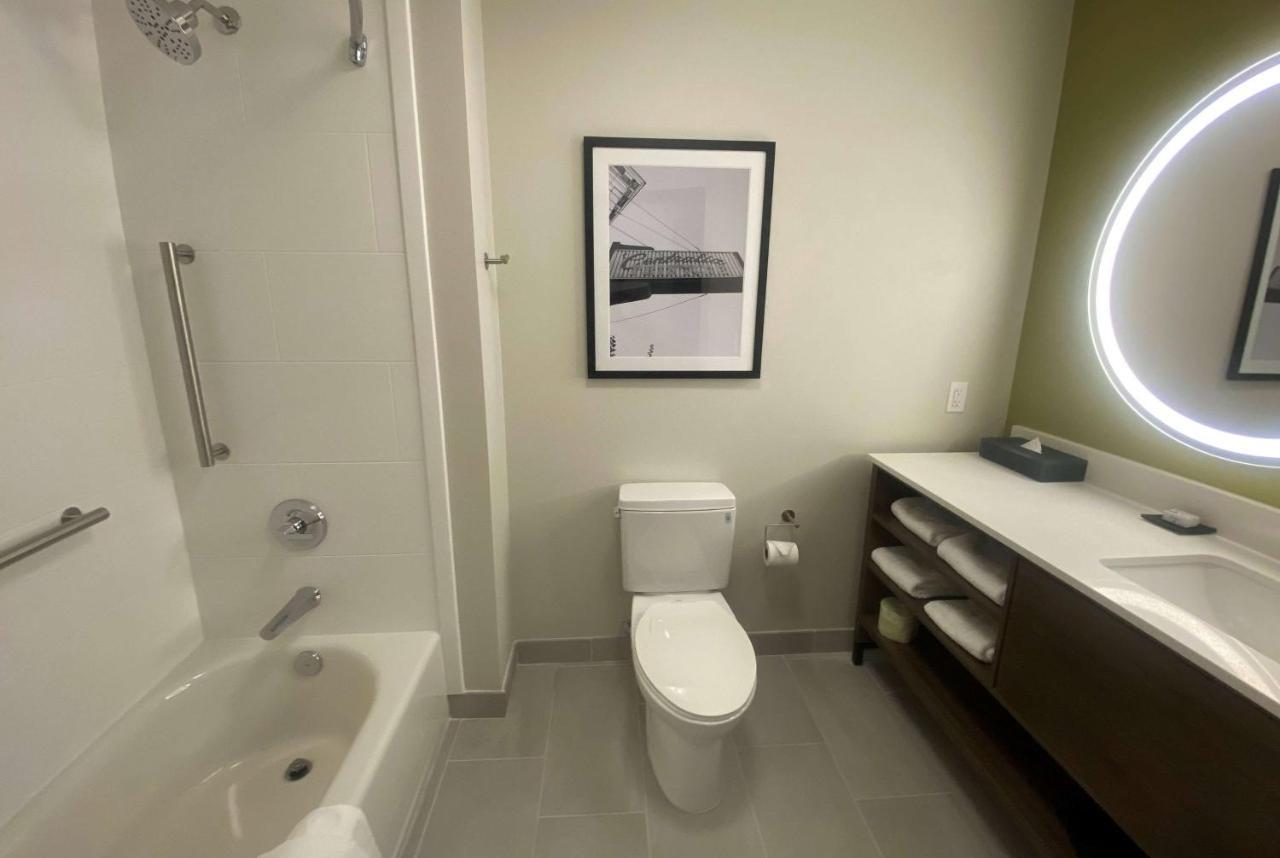 La Quinta Inn & Suites By Wyndham سنتراليا المظهر الخارجي الصورة
