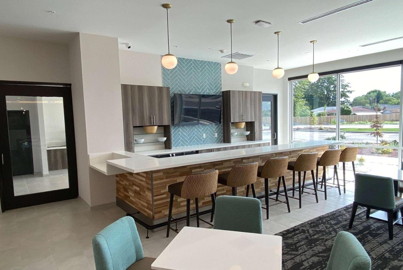 La Quinta Inn & Suites By Wyndham سنتراليا المظهر الخارجي الصورة