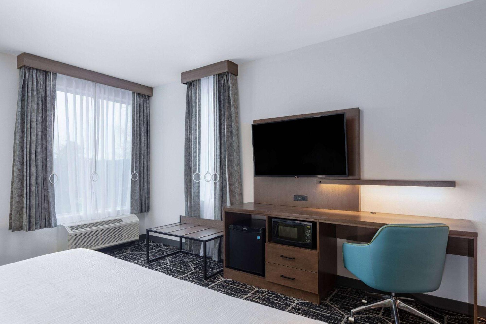 La Quinta Inn & Suites By Wyndham سنتراليا المظهر الخارجي الصورة