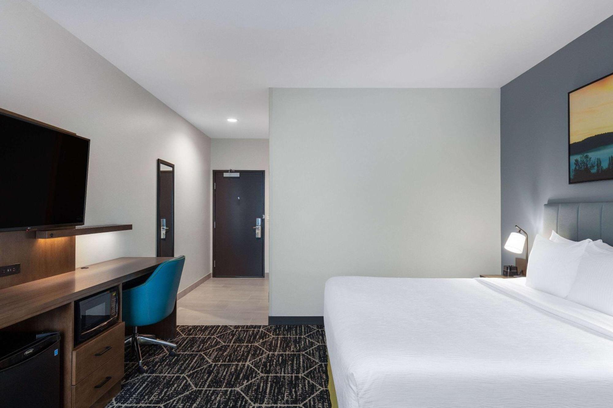 La Quinta Inn & Suites By Wyndham سنتراليا المظهر الخارجي الصورة