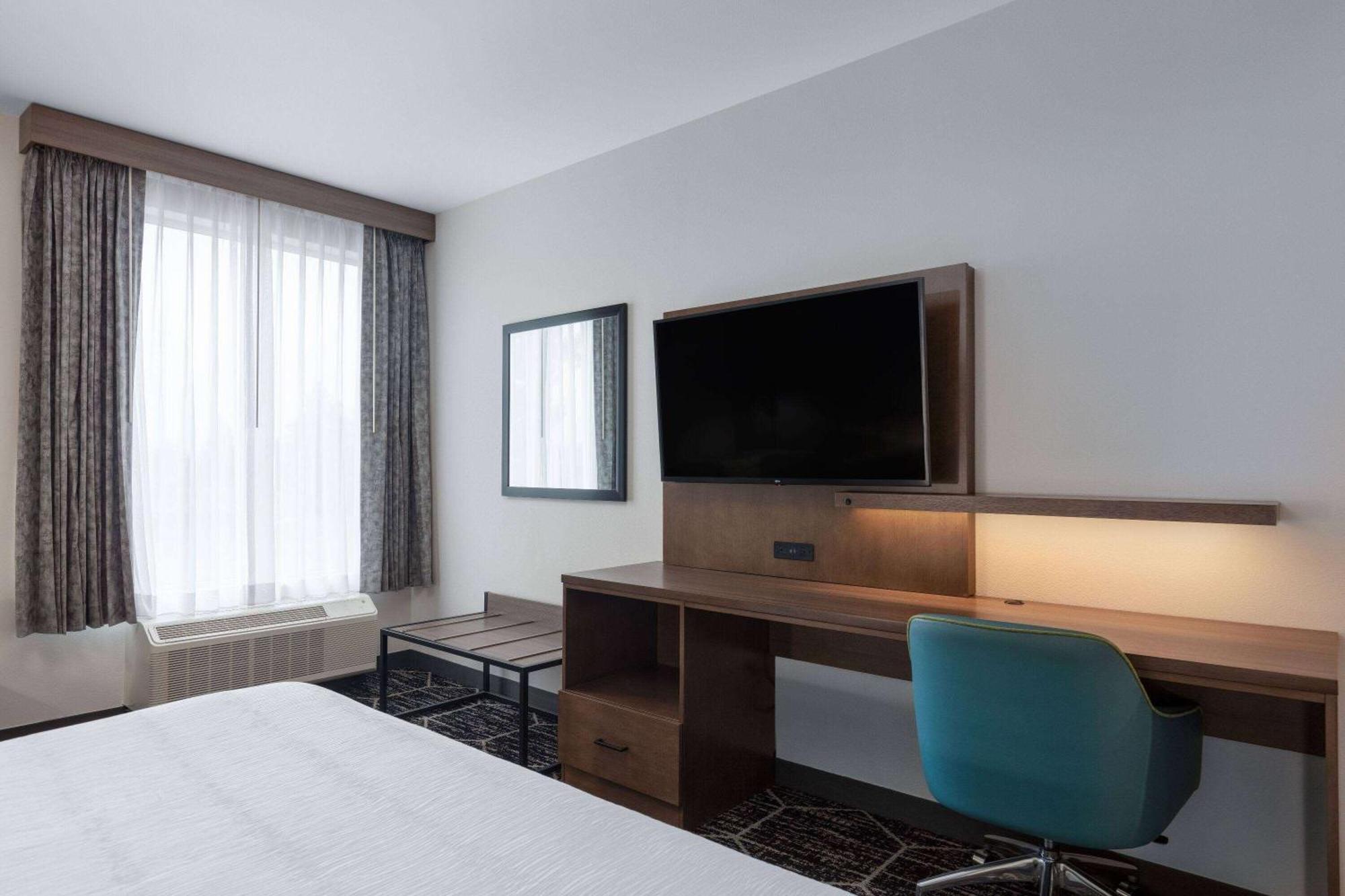 La Quinta Inn & Suites By Wyndham سنتراليا المظهر الخارجي الصورة