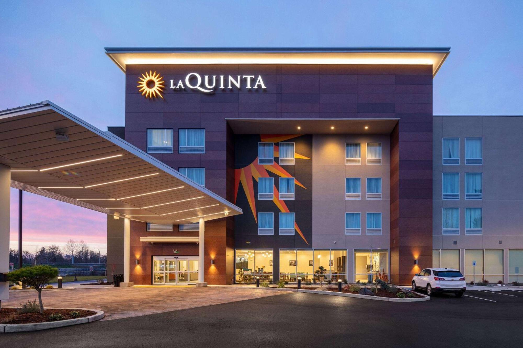 La Quinta Inn & Suites By Wyndham سنتراليا المظهر الخارجي الصورة
